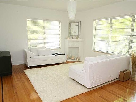 3rd image of 1011 Michigan Ave #1AK