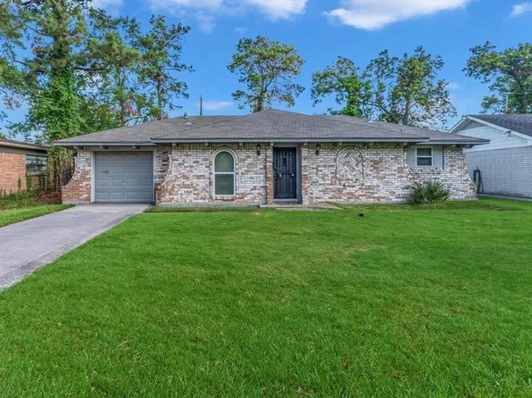7621 Parker Rd, Houston, TX 77016