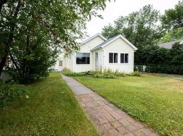 56th St #5304, Taber, AB T1G 1L8