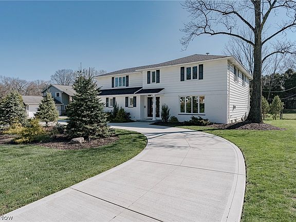 2nd image of 2711 Green Rd