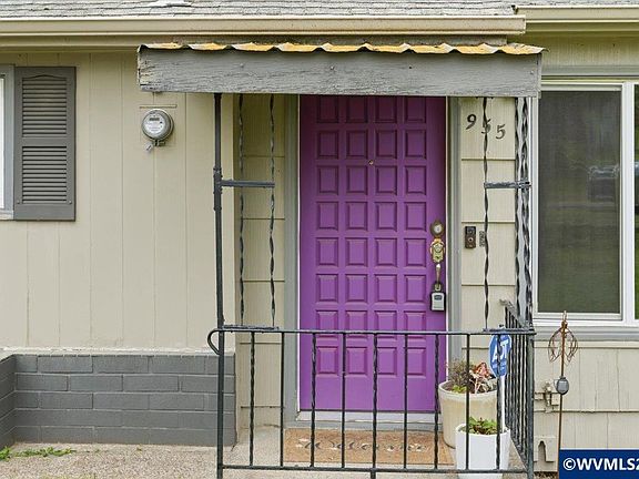 4th image of 955 Harris Ave SE