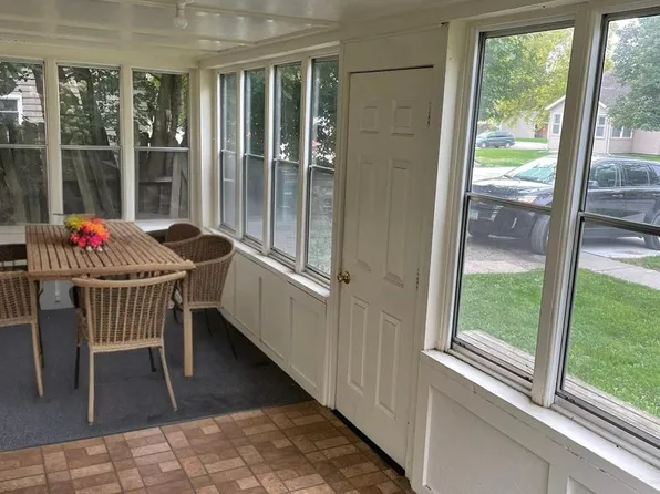 Valley Junction, 309 8th St APT 2, West Des Moines, IA 50265