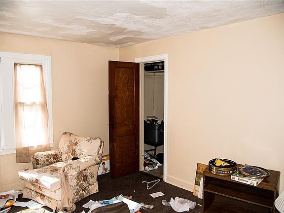 3rd image of 479 25th St