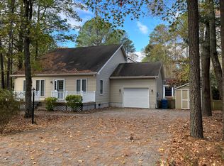 1 Locust Ct, Ocean Pines, MD 21811