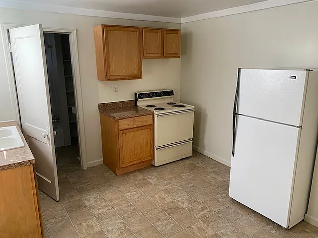 kitchen (bathroom door)