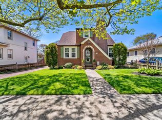 22 E Dawes Ave, Somers Point, NJ 08244