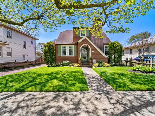 22 E Dawes Ave, Somers Point, NJ 08244