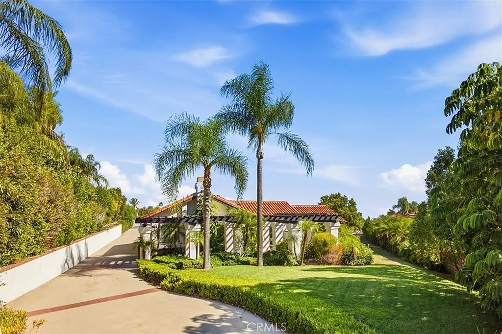 5 bed, 3333 sqft, $7,500 — Photo 1