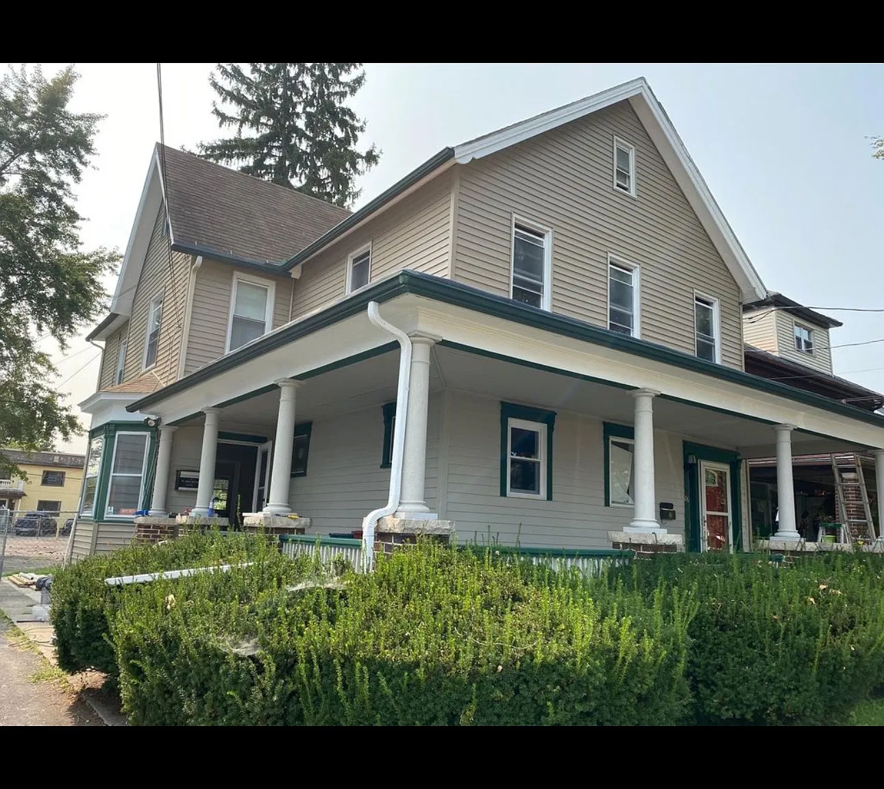2 bed, $1,300 — Photo 1