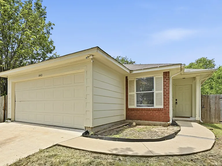 11412 Robert Wooding Dr — Photo 2