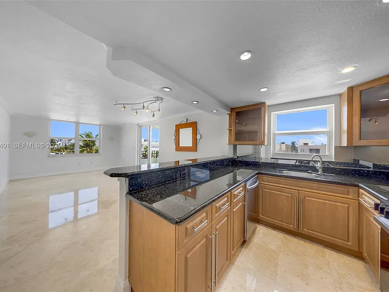 720 Collins Ave #603 — Photo 12