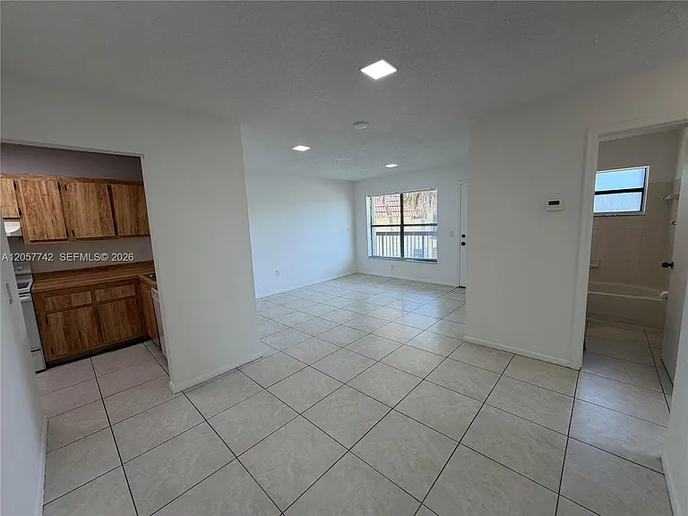 411 NW 100th Pl #201 — Photo 5