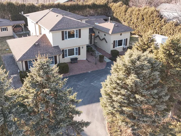 7 Colligan Point Rd, Plattsburgh, NY 12901