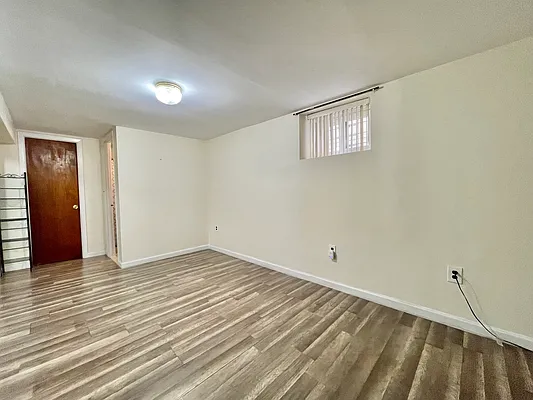 Rented by Astoria Realty | media 15