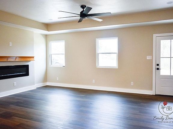 3rd image of 1904 Spring St