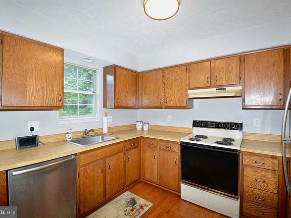 5th image of 7750 Wolford Way