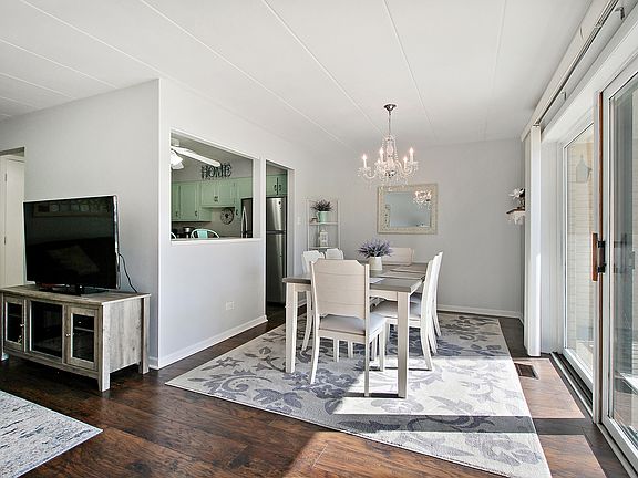 5th image of 15639 Garden View Ct APT 1B