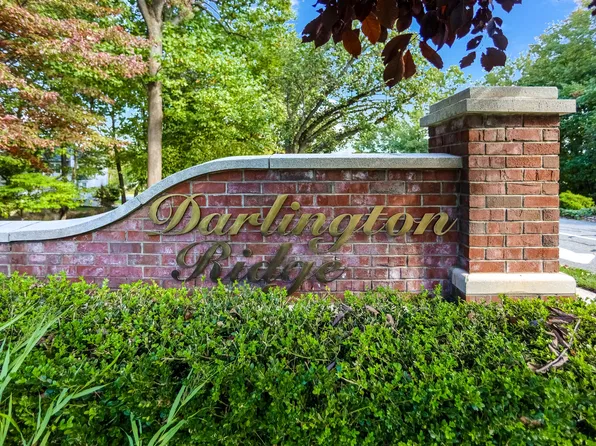 996 Boxwood Ct, Mahwah, NJ 07430