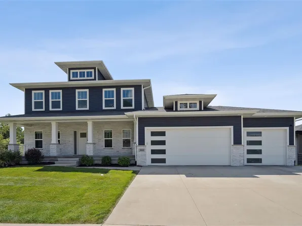 1015 Oakes Dr, Iowa City, IA 52245