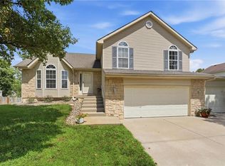 8623 N Sheldon Ave, Kansas City, MO 64153