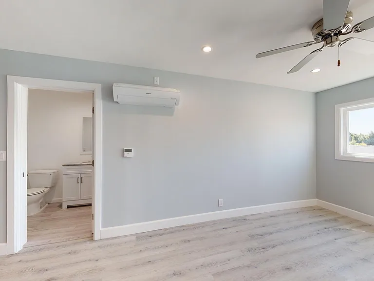 730 S Serrano Ave — Photo 37