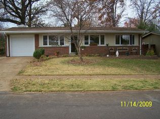 1505 Hialeah Pl, Florissant, MO 63033