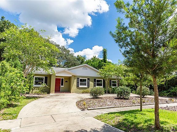 2nd image of 221 Oakwood Way