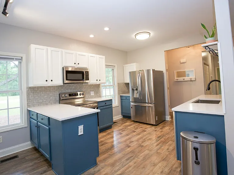 102 Willow Creek Ln — Photo 10