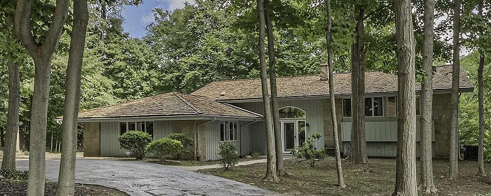 1st image of 11 Pepper Creek Dr