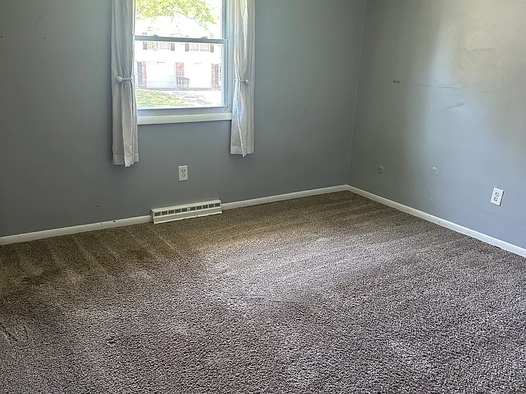 1537 Clearbrook Rd NW — Photo 9
