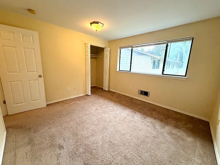 American Lake Townhomes — Photo 31
