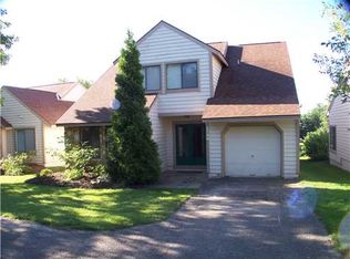 1734 Snowfield Dr, Hidden Valley, PA