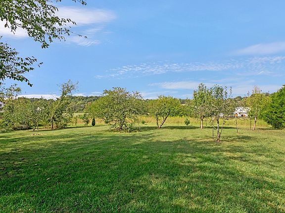 4th image of 2272 Lewisburg Pike