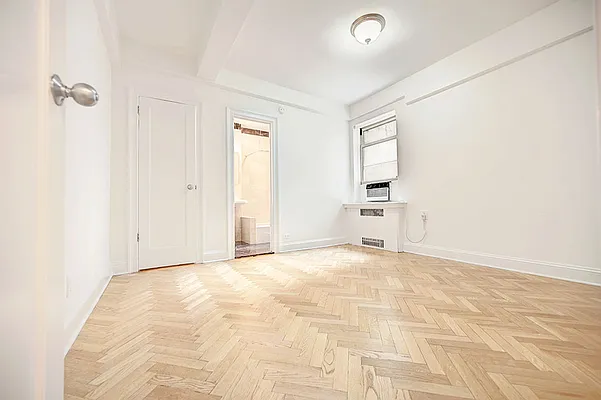 Rented by Urbane Brokerage | media 26