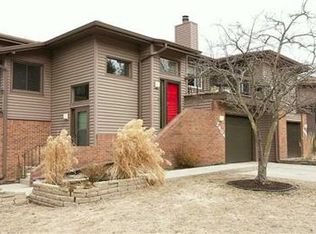 2404 Glenwood Dr #18, Des Moines, IA 50321