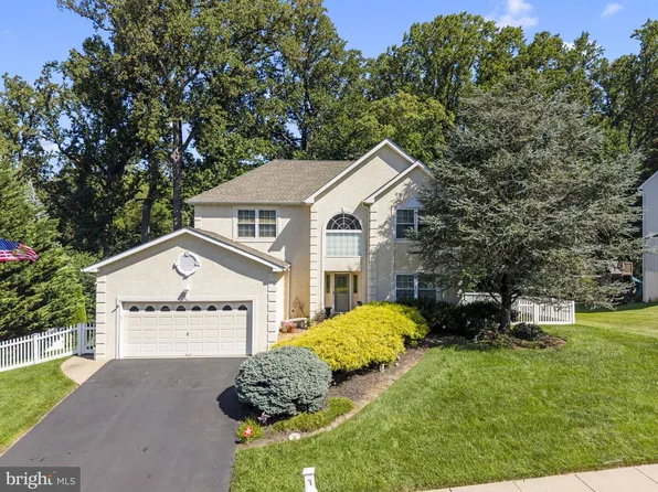 505 Ridgerun Ln, Philadelphia, PA 19111