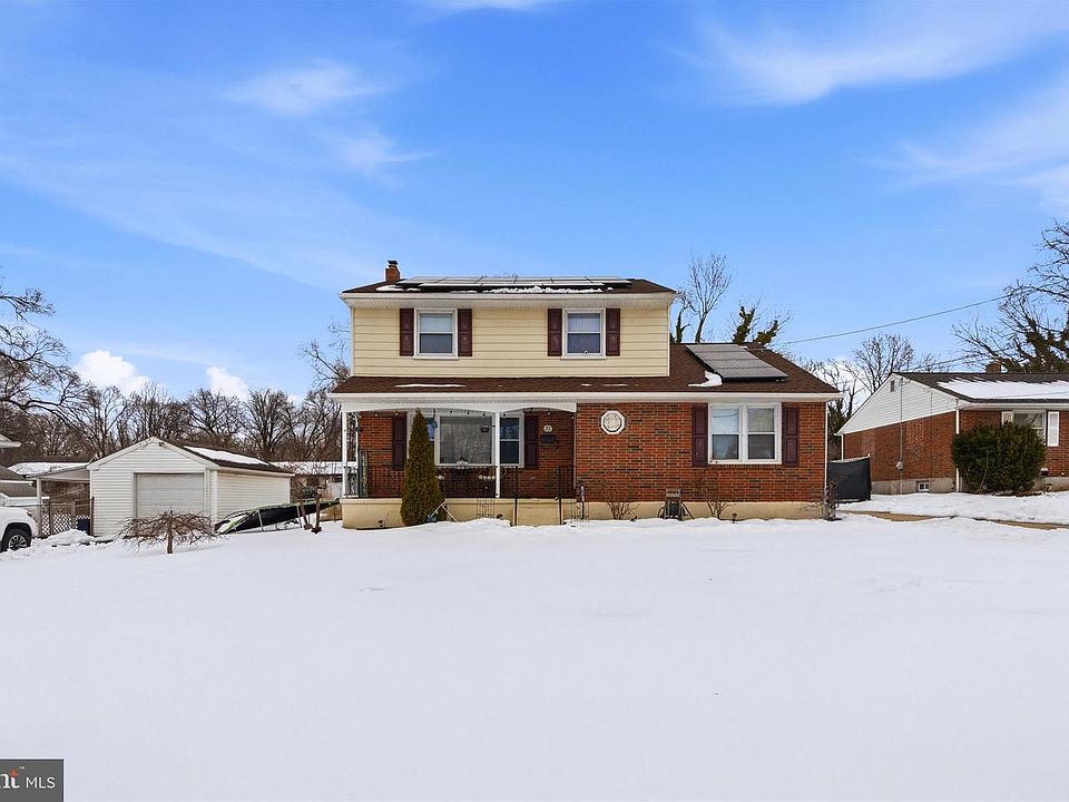 1st image of 27 Maloney Ct