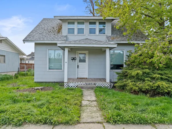 211 7th St, Cheney, WA 99004
