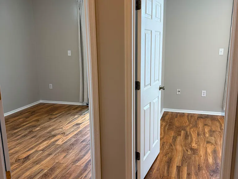 9504 Walker Way — Photo 7