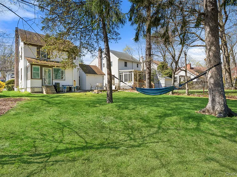 5 Burbury Ln — Photo 25