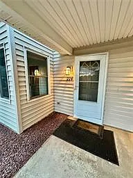 1 bed, 1.5 bath, 944 sqft, $1,650 — Photo 2