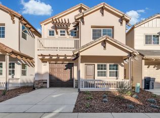 18 Lake House Ct, Sacramento, CA