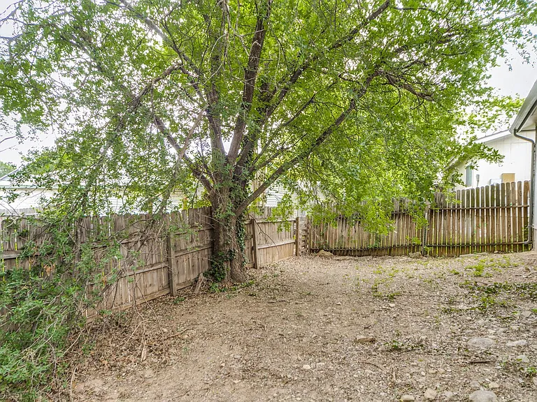 7359 Corian Park Dr — Photo 24