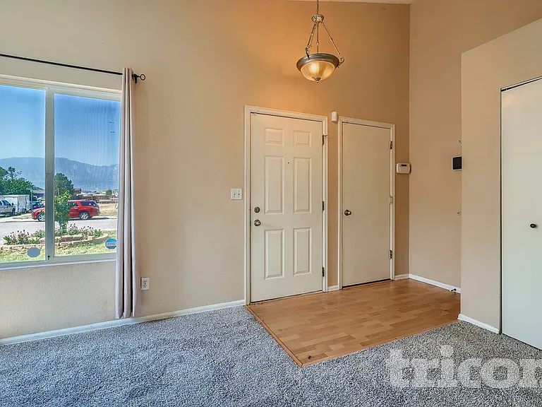 4650 Dooley Way — Photo 6