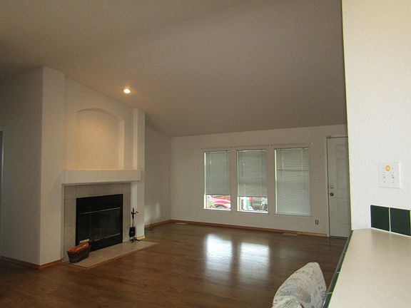 5th image of 5711 100th St NE Unit 67