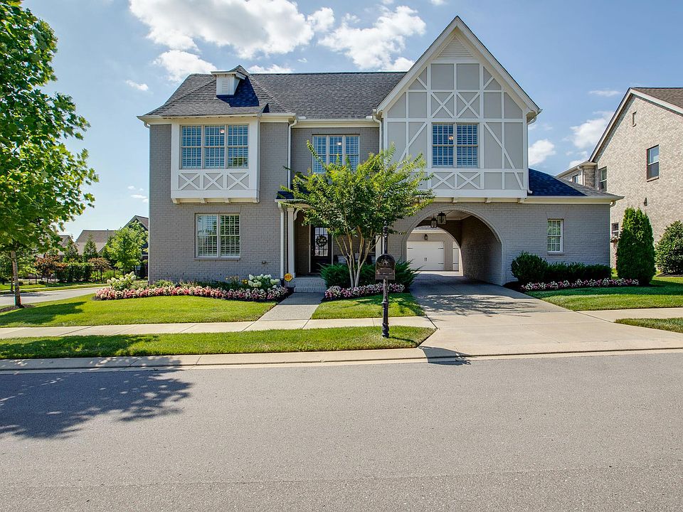 1st image of 801 Dartmoor Ln