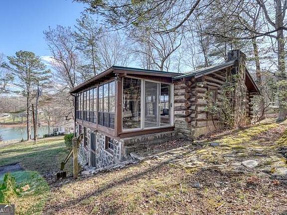 2nd image of 2305 Ridgecrest Cir