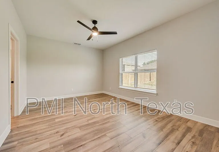 804 Calhoun Dr — Photo 10