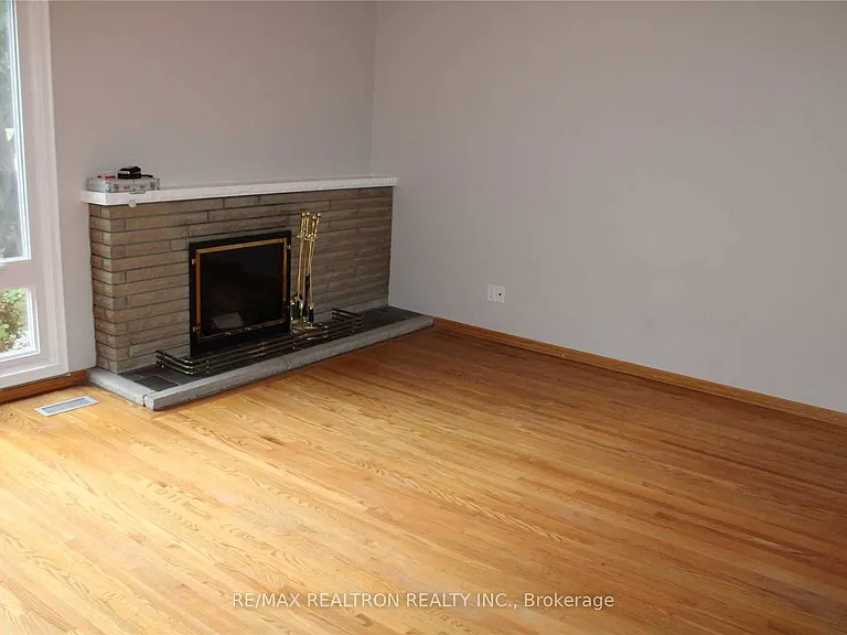 135 Treverton Dr #MAIN — Photo 9