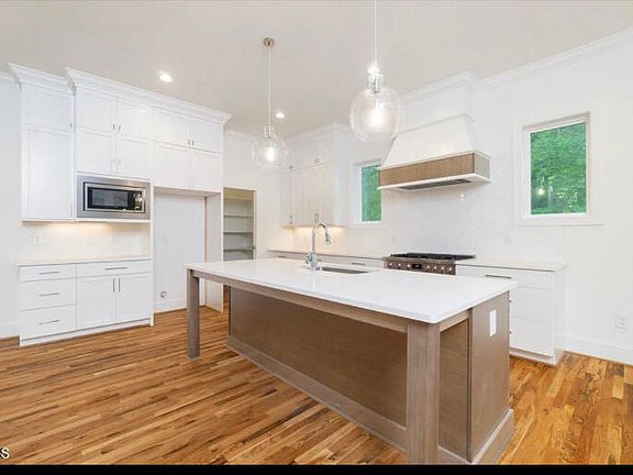 4th image of 1407 Onslow Rd
